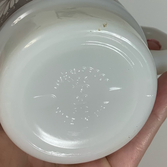 Vtg Anchor Floral Milk Glass Stackable Coffee Mugs USA Oven Proof Brown Lot Of 8 - Picture 12 of 15